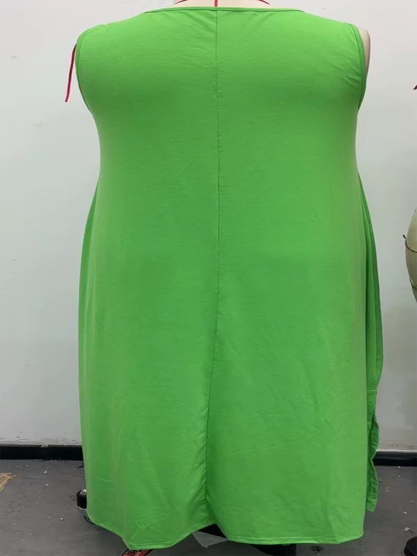 New Solid-Color Dresses for Women in Spring and Summer from Europe and America